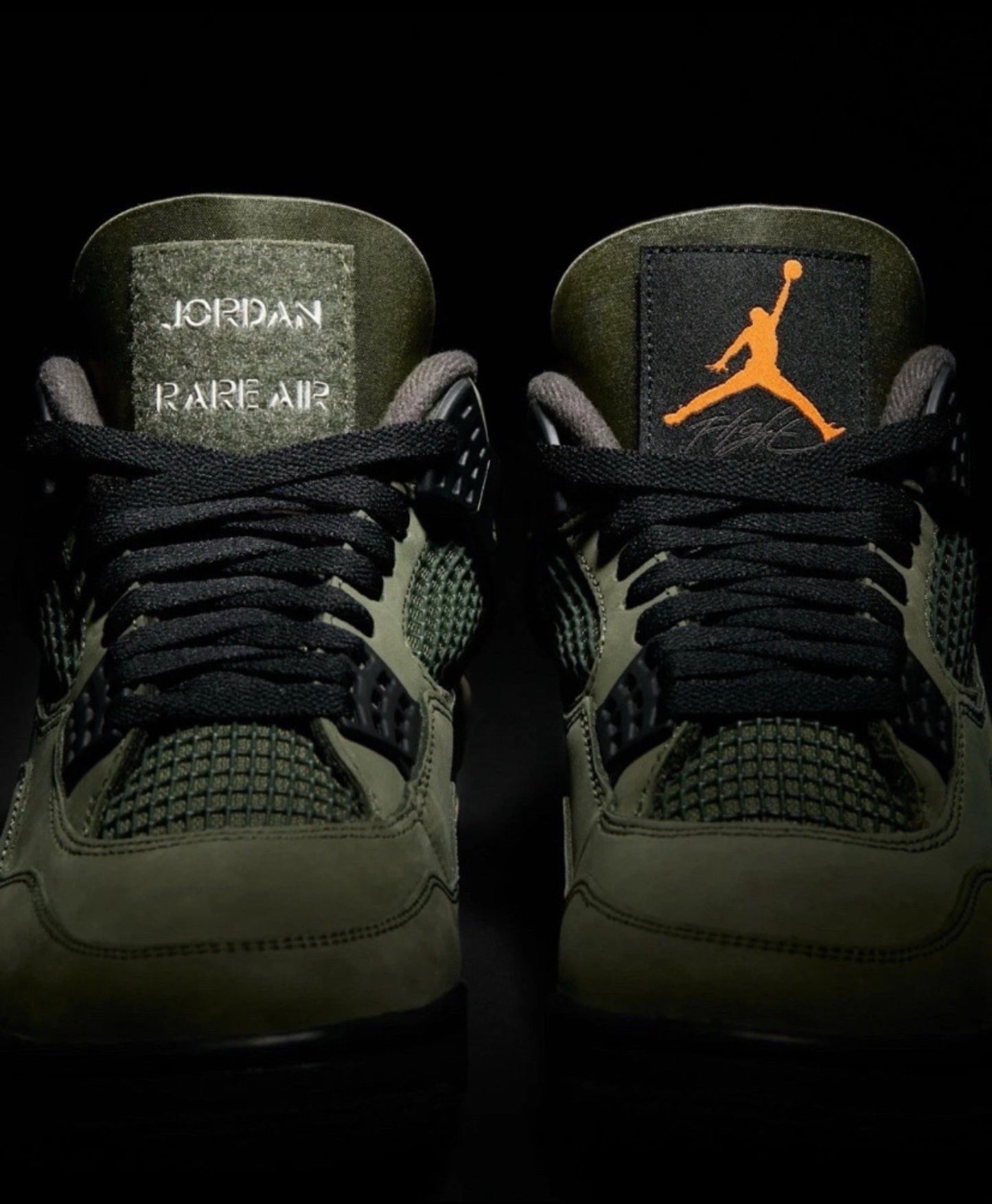 UNDEFEATED X JORDAN AJ 4 RETRO - DEEPGREEN/ CLEMENTINE Men’s Size 12.5
