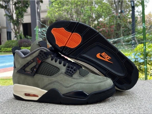 UNDEFEATED X JORDAN AJ 4 RETRO - DEEPGREEN/ CLEMENTINE Men’s Size 12.5
